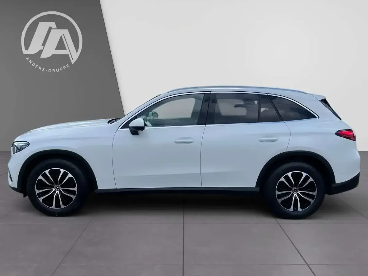 Gebraucht Mercedes GLC220 Avantgarde 197 PS (144 kW) 2024 Polarweiss SUV