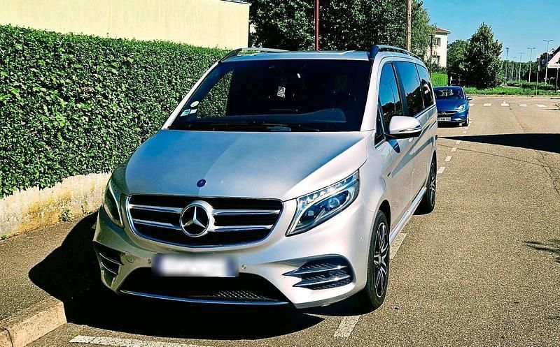 Grau Gebraucht 2017 Mercedes V250 Van / Kleinbus | 39.000 € (Etwas zu teuer) - Bild 1/4