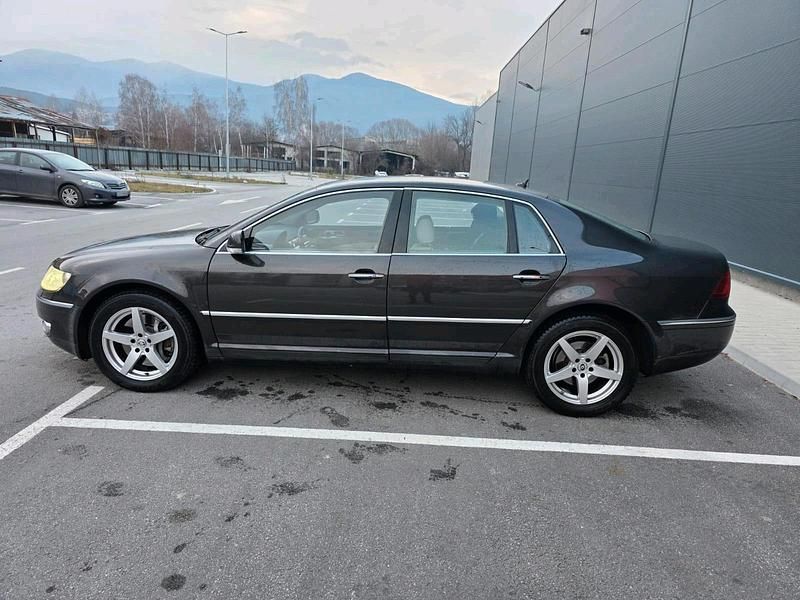 Second-hand VW Phaeton 250 CP (183 kW) 2008 Maro Berlinǎ
