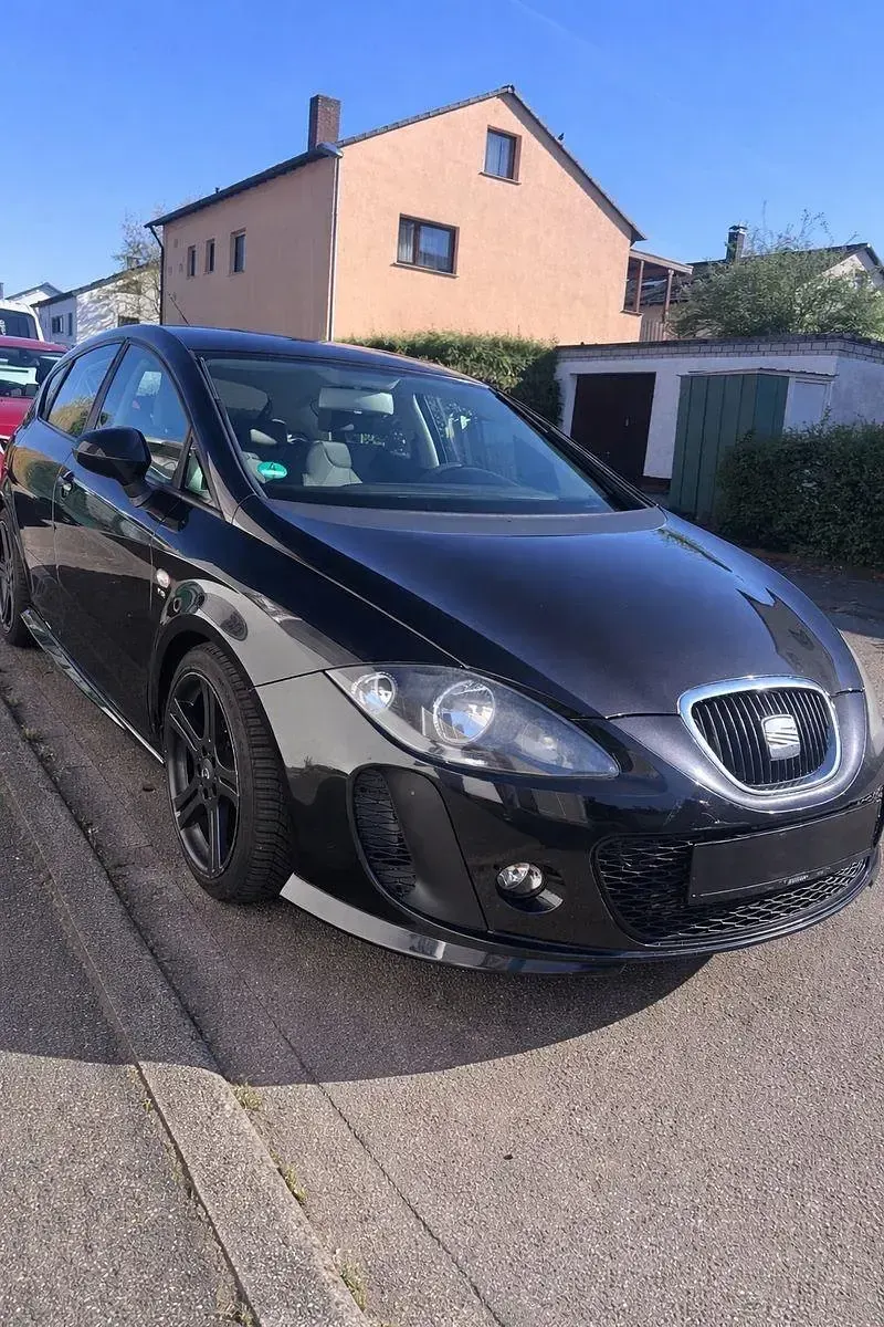 Gebraucht Seat Leon Style 125 PS (91 kW) 2011 Schwarz Kleinwagen