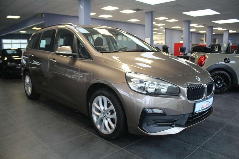 Jucarobeige metallic Gebraucht 2019 BMW 218 Advantage Limousine | 16.980 € (Fairer Preis) - Bild 1/4