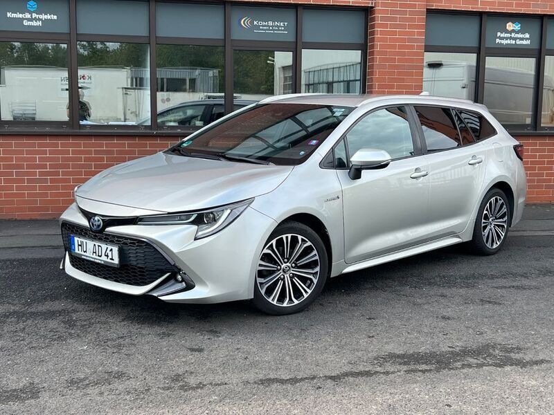 Schwarz Gebraucht 2019 Toyota Corolla Club Kombi | 17.300 € (Etwas zu teuer) - Bild 1/4