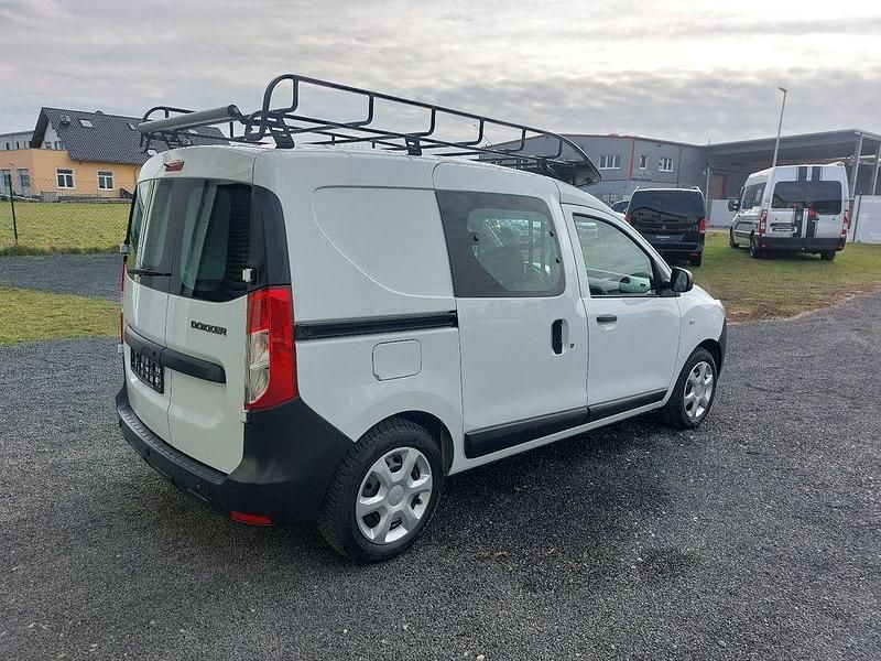 Gebraucht Dacia Dokker Comfort 131 PS (96 kW) 2020 Gletscherweiss Van / Kleinbus