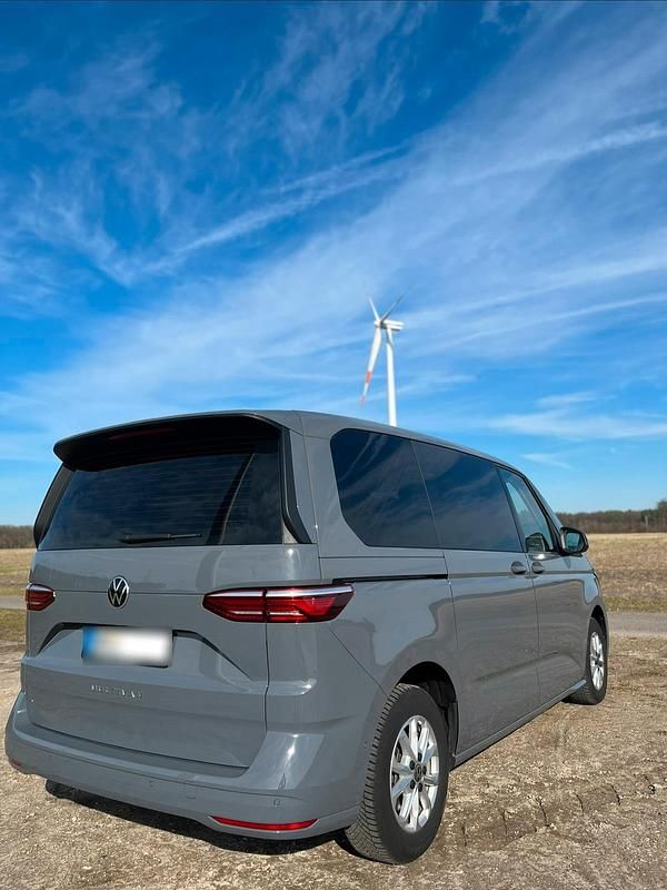 Usata VW Multivan 150 CV (110 kW) 2024 Grigio Monovolume