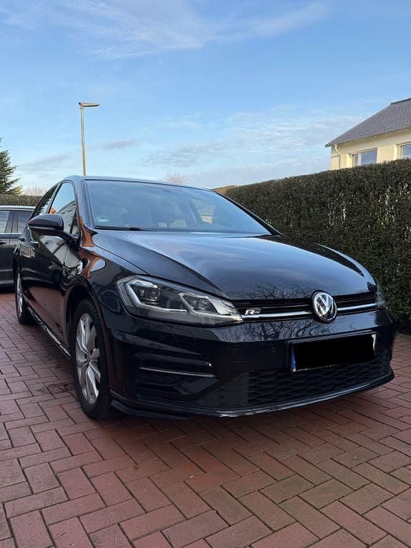 Gebraucht VW Golf Highline 150 PS (110 kW) 2018 Schwarz Limousine