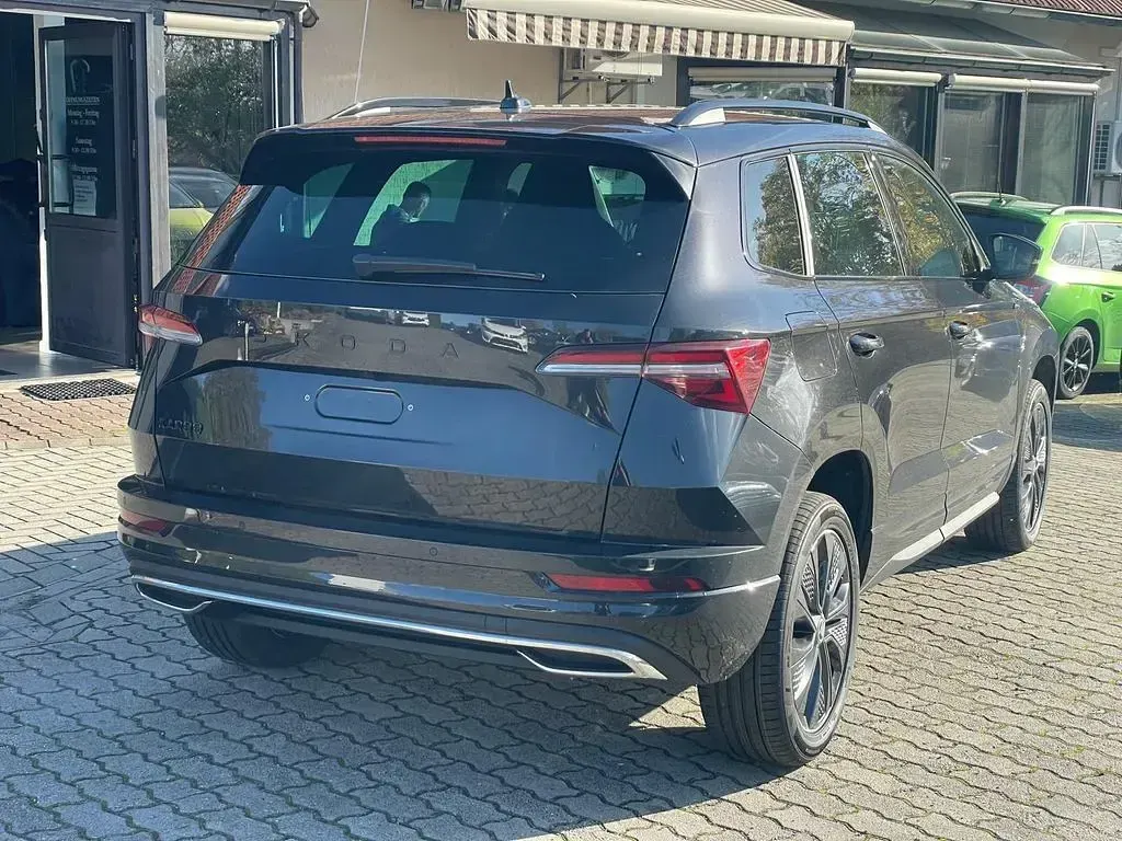 Neu Skoda Karoq SportLine 150 PS (110 kW) 2025 Schwarz SUV