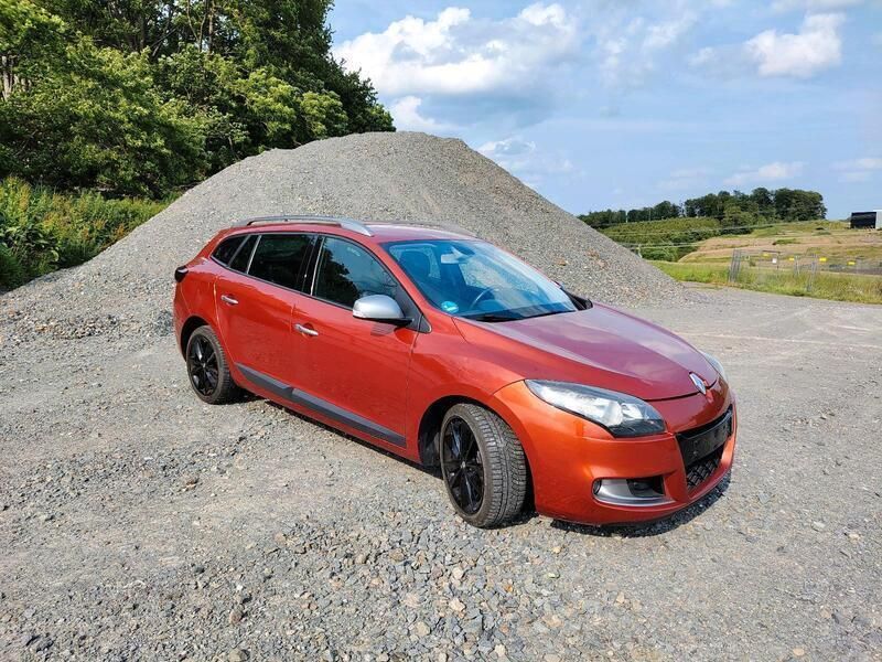 Orange Gebraucht 2012 Renault Mégane GrandTour GT-Line Kombi | 6.000 € (Etwas zu teuer) - Bild 1/4