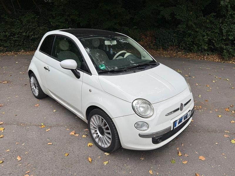 Weiß Gebraucht 2009 Fiat 500 Lounge Kleinwagen | 4.500 € (Fairer Preis) - Bild 1/4