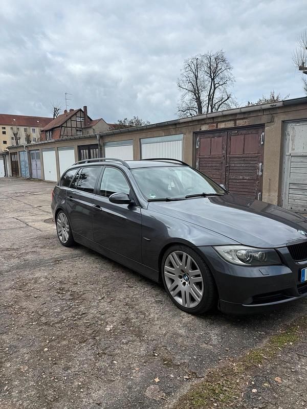 Gebraucht BMW 320 150 PS (110 kW) 2006 Grau Kombi