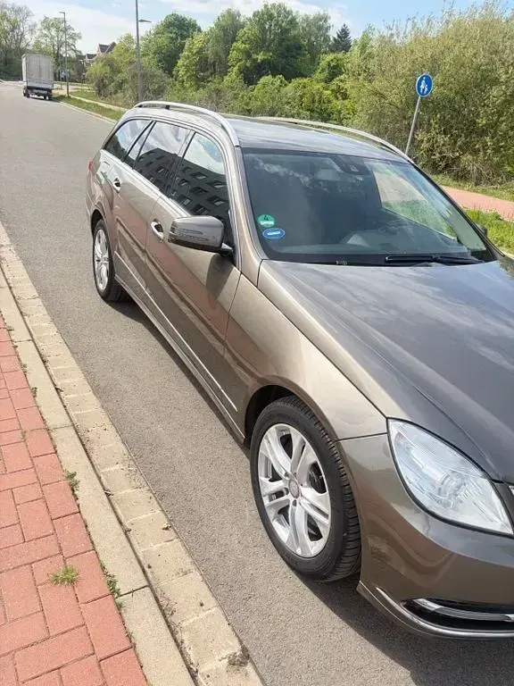 Second-hand Mercedes E300 Elegance 204 CP (150 kW) 2013 Gri Berlinǎ