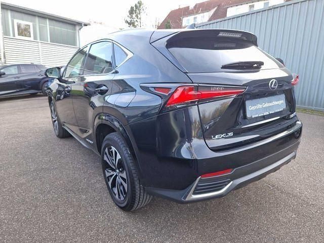 Gebraucht Lexus NX300h 197 PS (144 kW) 2021 Graphitschwarz SUV