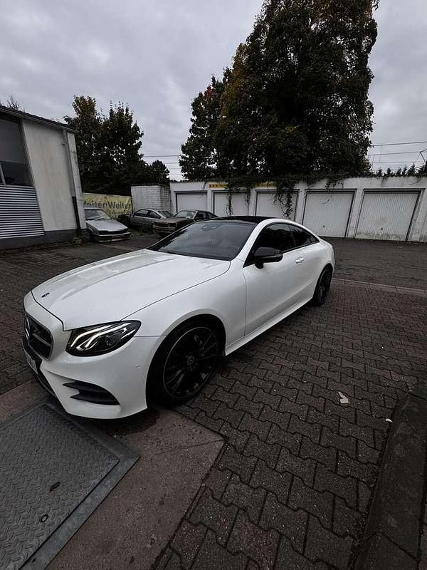Gebraucht Mercedes E200 184 PS (135 kW) 2018 Weiß Coupé