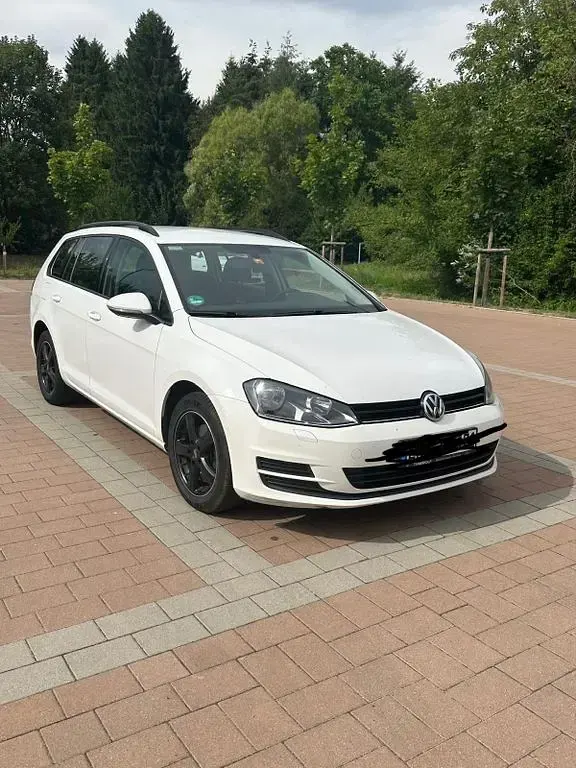 Gebraucht VW Golf VII Trendline 110 PS (80 kW) 2016 Weiß Kombi
