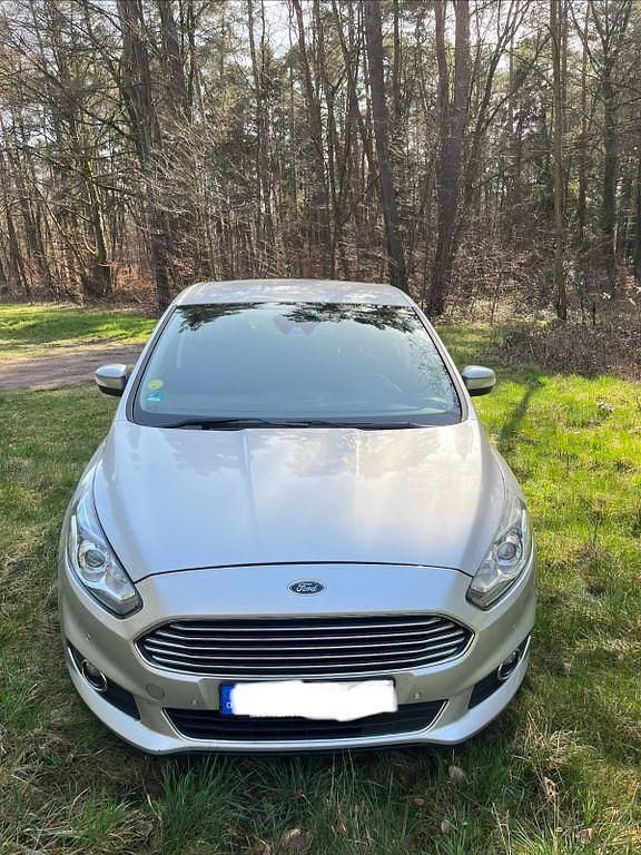 Gebraucht Ford S-MAX Titanium 150 PS (110 kW) 2016 Silber Van / Kleinbus