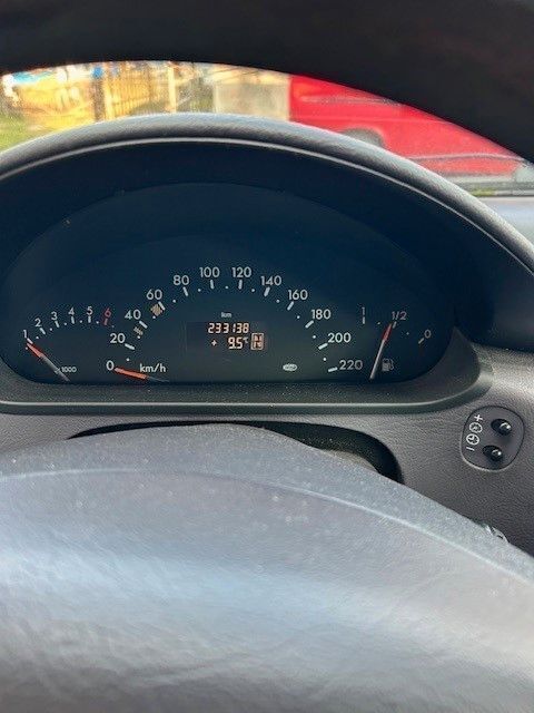 Schwarz Gebraucht 2003 Mercedes A140 Avantgarde Van / Kleinbus | 549 € (Guter Preis) - Bild 1/4