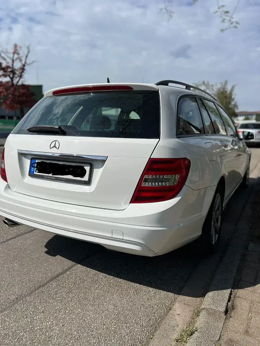 Gebraucht Mercedes C250 Avantgarde 204 PS (150 kW) 2012 Weiß Limousine
