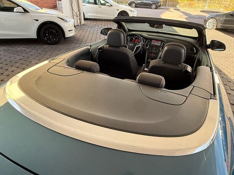 Gebraucht Opel Cascada Edition 120 PS (88 kW) 2014 Azur blau (m2) (metallic) Cabrio