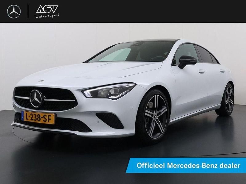 Weiß Gebraucht 2021 Mercedes CLA250 Luxury Limousine | 29.567 € (Fairer Preis) - Bild 1/4