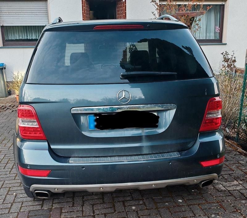 Gebraucht Mercedes ML350 231 PS (169 kW) 2010 Grau SUV
