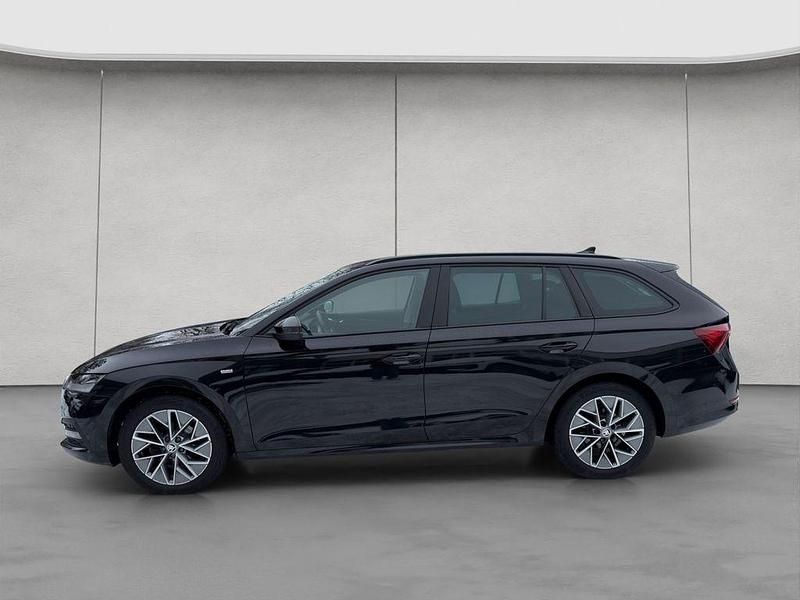 Gebraucht Skoda Octavia Ambition 150 PS (110 kW) 2023 Blackmagic perleffekt Kombi