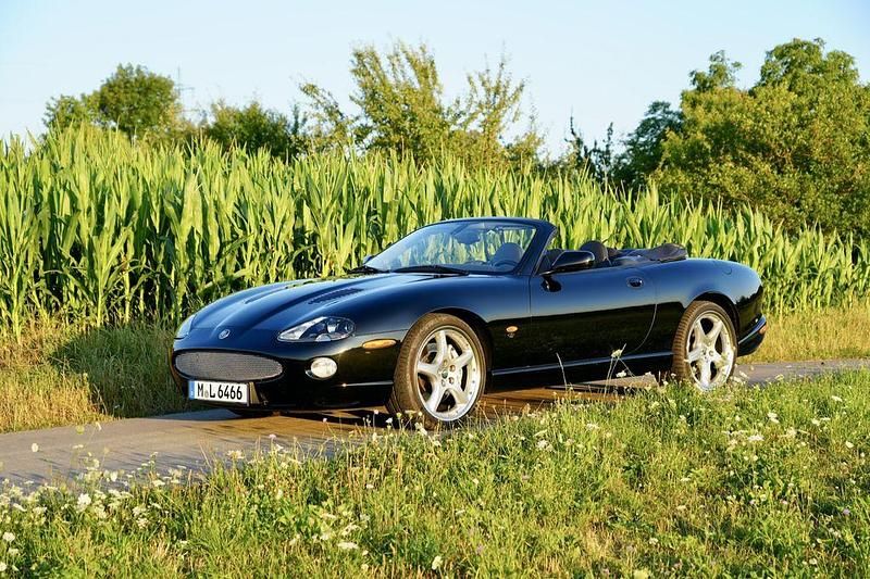 Schwarz Gebraucht 2020 Jaguar XKR Cabrio | 35.900 € - Bild 1/4