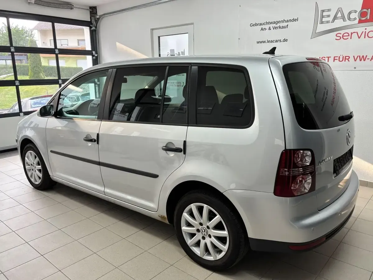 Gebraucht VW Touran 105 PS (77 kW) 2007 Silber Van / Kleinbus