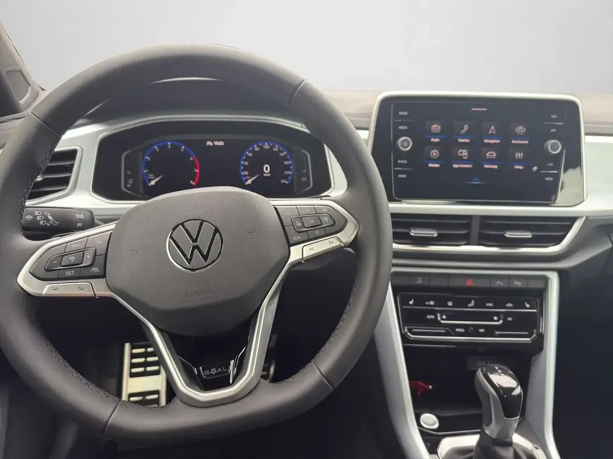 Używany VW T-Roc 150 KM (110 kW) 2026 Czarny SUV