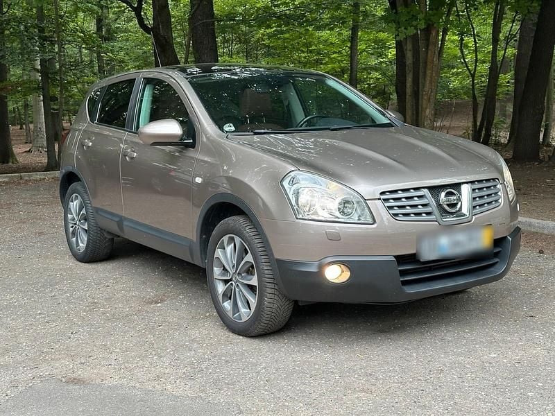 Braun Gebraucht 2009 Nissan Qashqai SUV | 3.300 € (Etwas zu teuer) - Bild 1/4