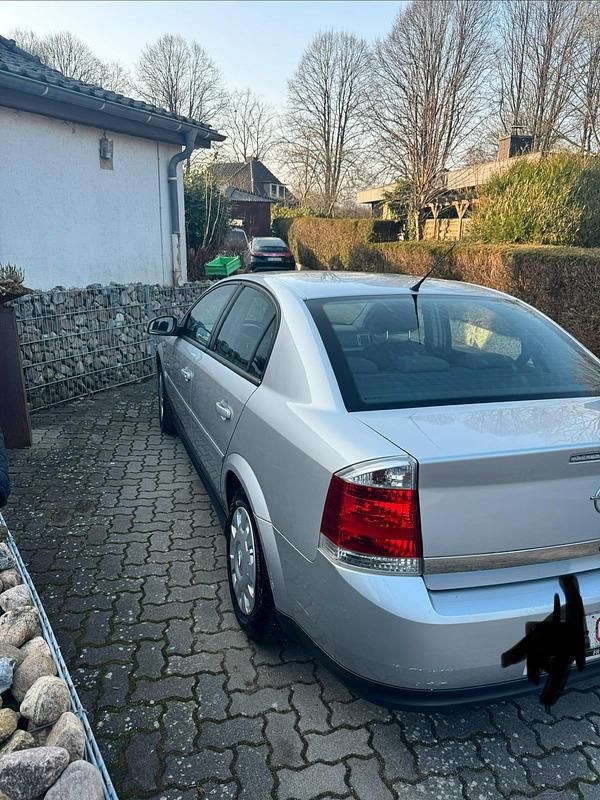 Gebraucht Opel Vectra 100 PS (73 kW) 2005 Silber Limousine