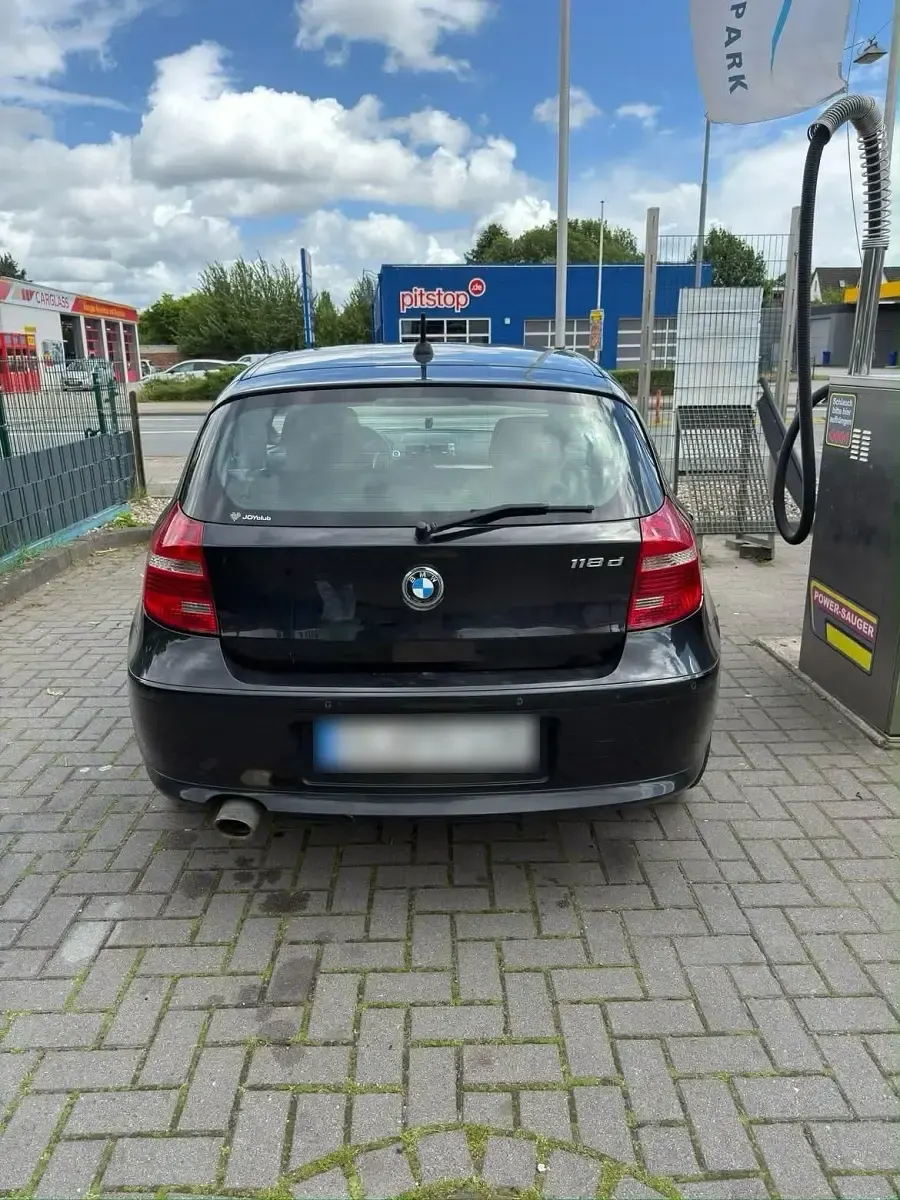 Gebraucht BMW 118 143 PS (105 kW) 2008 Schwarz Kleinwagen
