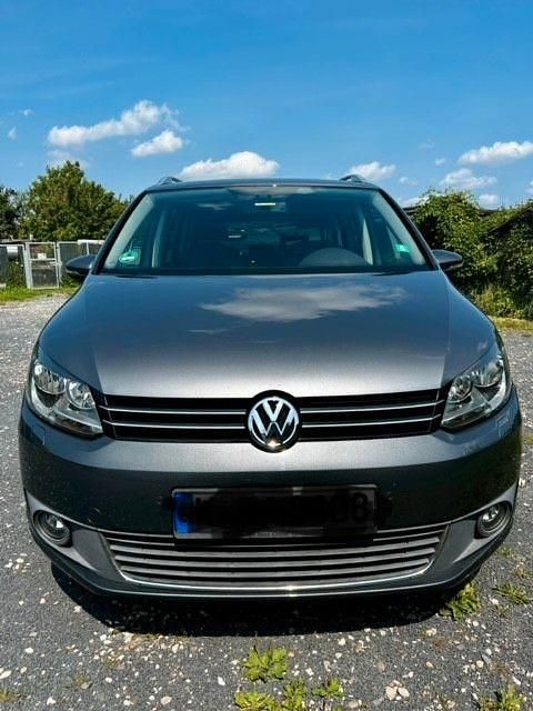 Grau Gebraucht 2012 VW Touran Highline Van / Kleinbus | 5.690 € (Superpreis) - Bild 1/4