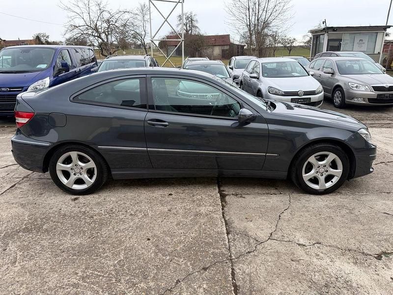 Gebraucht Mercedes CLC180 143 PS (105 kW) 2008 Grau Kleinwagen