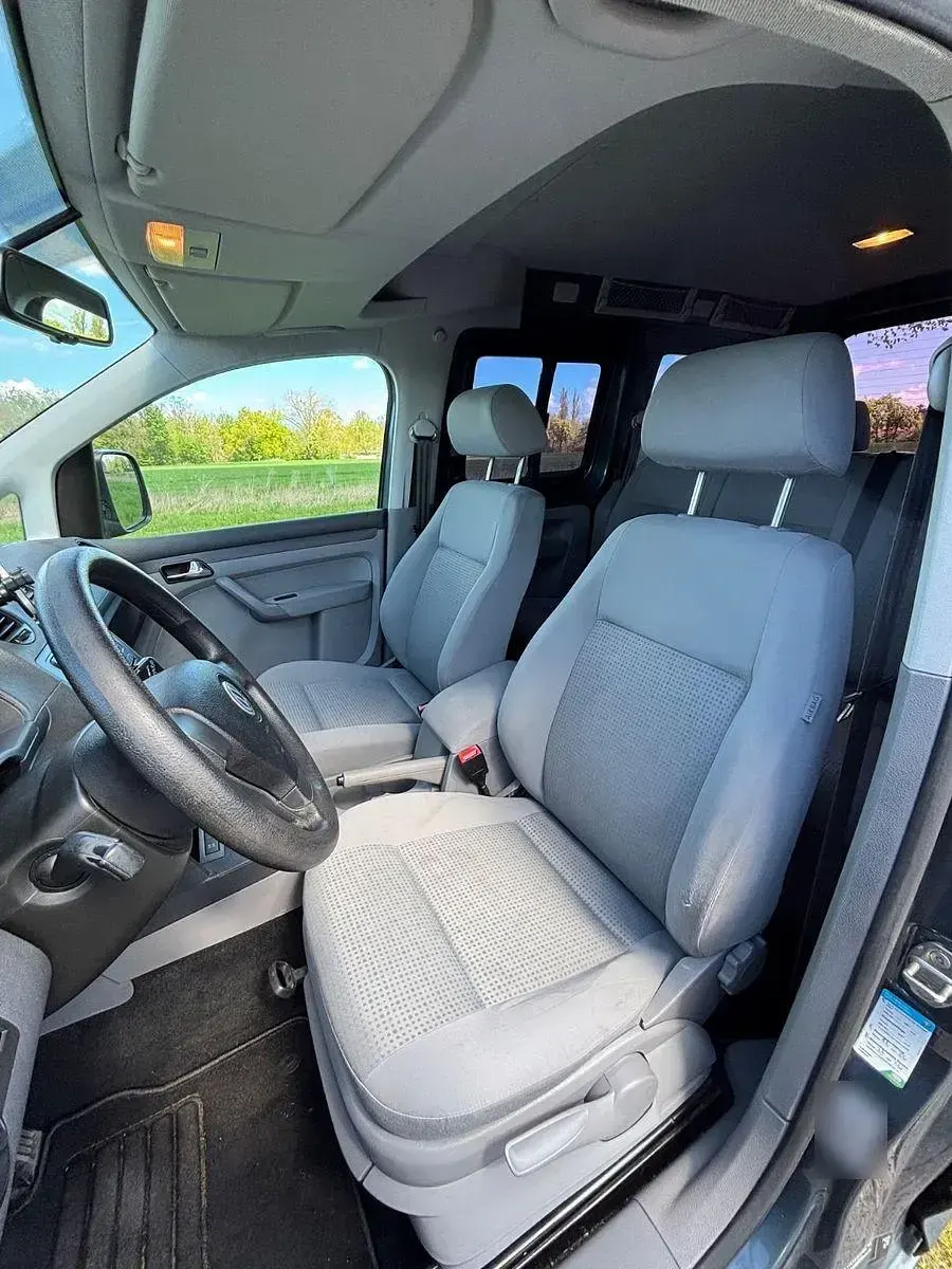 Używany VW Caddy Life 102 KM (75 kW) 2009 Szary Minivan