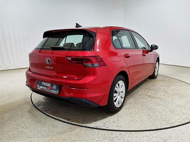 Gebraucht VW Golf VIII Life 150 PS (110 kW) 2022 Rot Limousine