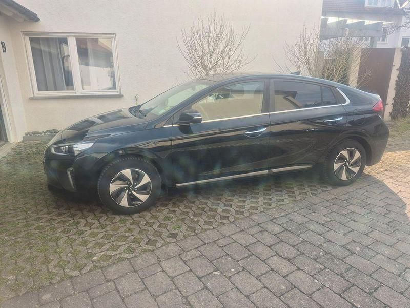 Gebraucht Hyundai Ioniq Style 141 PS (103 kW) 2017 Schwarz Kleinwagen