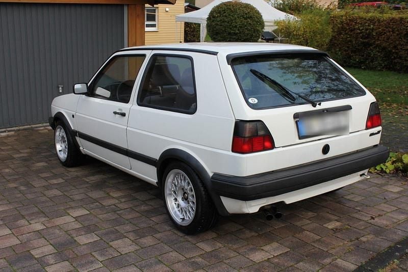 Weiß Gebraucht 1988 VW Golf II GTI Kleinwagen | 8.400 € - Bild 1/4