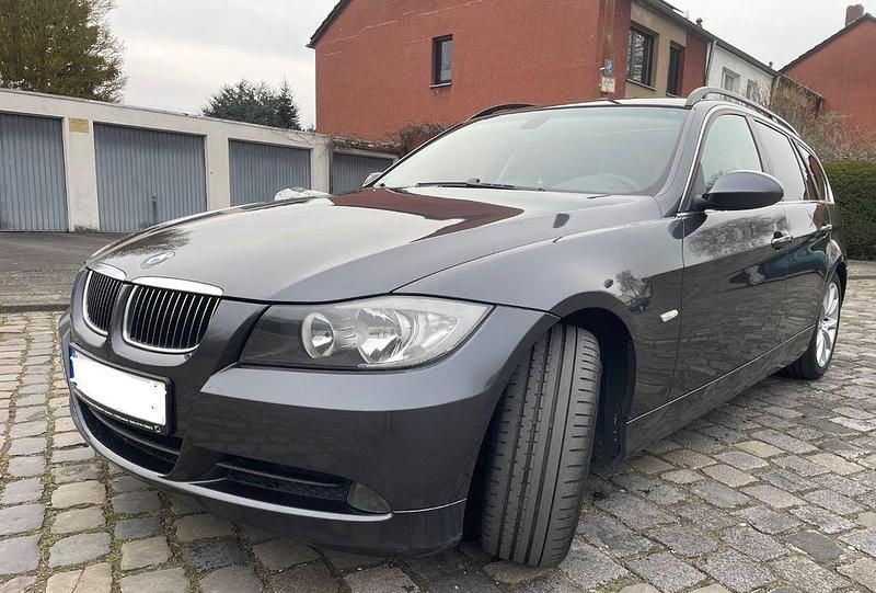 Gebraucht BMW 325 218 PS (160 kW) 2005 Grau Kombi
