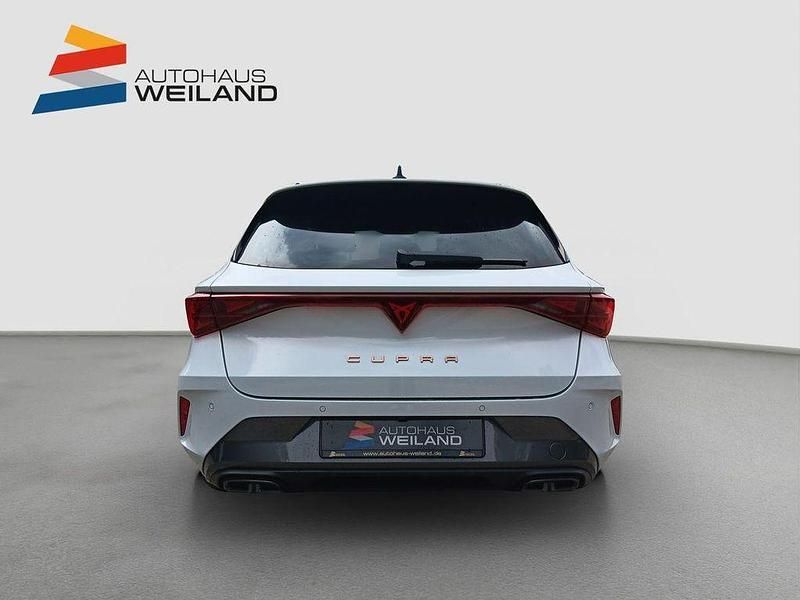 Neu Cupra Leon 204 PS (150 kW) 2025 Glacial white metallic Limousine