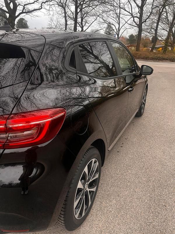 Gebraucht Renault Clio V 91 PS (66 kW) 2022 Schwarz Limousine