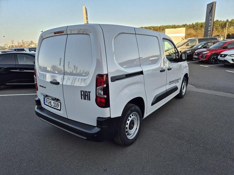 Neu Fiat Doblò 110 PS (80 kW) 2025 Weiß Van / Kleinbus