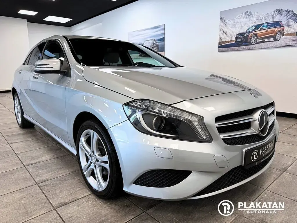 Gebraucht Mercedes A180 109 PS (80 kW) 2014 Silber Kleinwagen