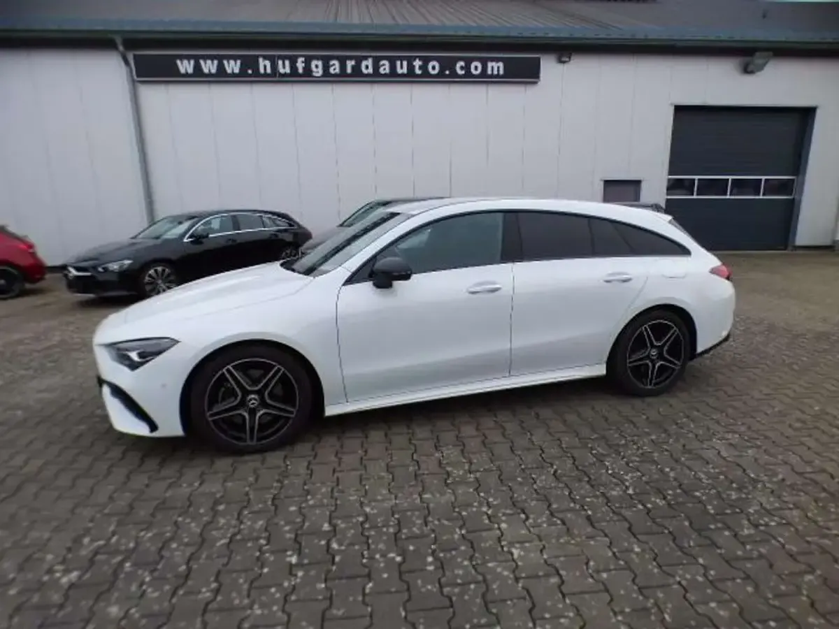 Gebraucht Mercedes CLA200 Shooting Brake Advanced Plus 163 PS (119 kW) 2024 144 digitalweissmet Kombi