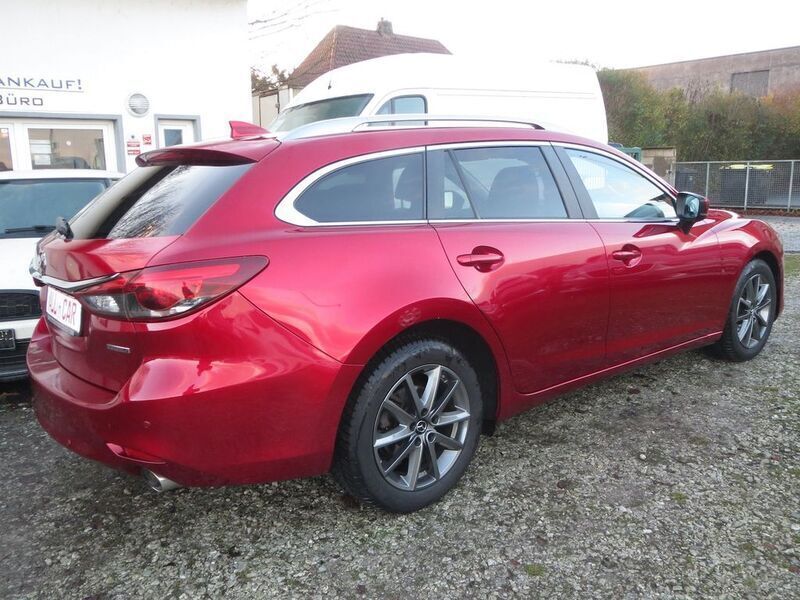 Gebraucht Mazda 6 Exclusive-Line 145 PS (106 kW) 2019 Rot Limousine