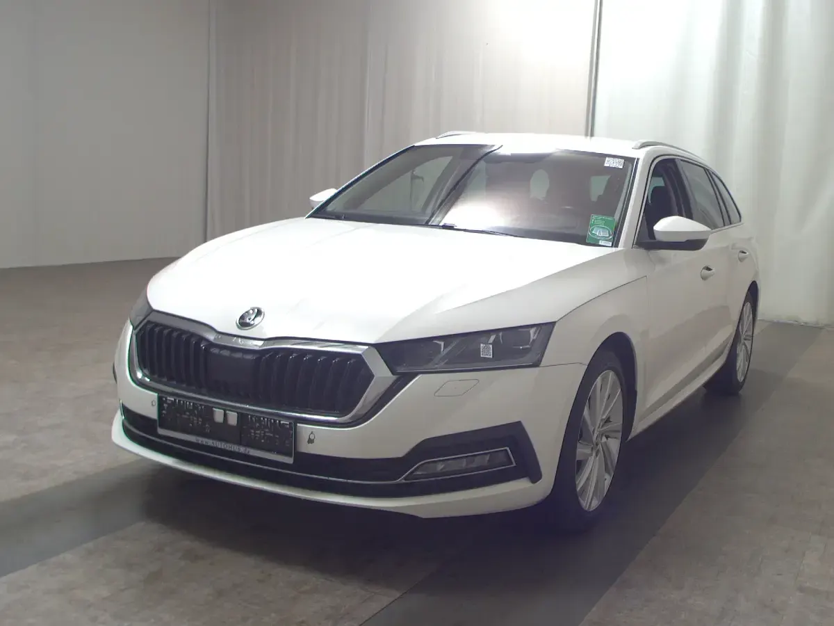 Gebraucht Skoda Octavia Style 245 PS (180 kW) 2022 Weiss Kombi