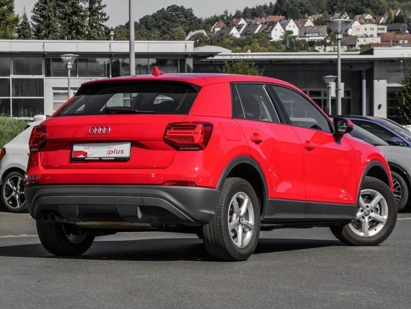 Gebraucht Audi Q2 Design 150 PS (110 kW) 2017 Rot SUV