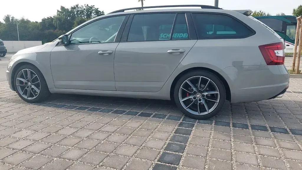 Gebraucht Skoda Octavia RS 184 PS (135 kW) 2020 Grau Kombi