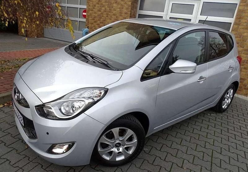 Gebraucht Hyundai ix20 125 PS (91 kW) 2011 Silber Kleinwagen