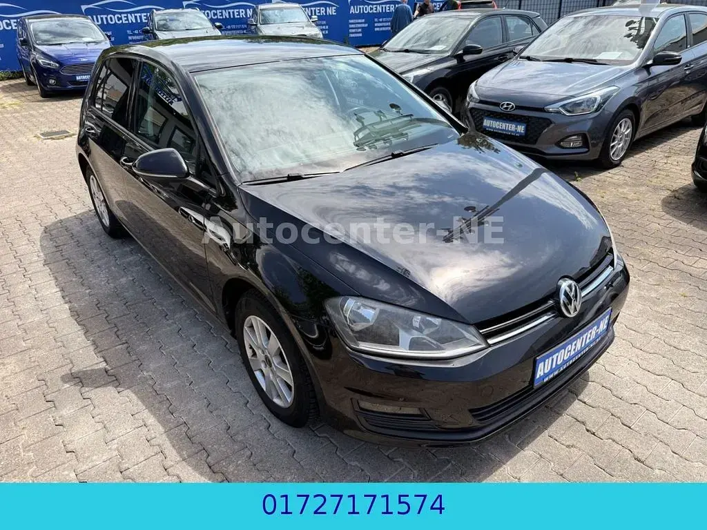Gebraucht VW Golf VII Trendline 105 PS (77 kW) 2014 Schwarz Limousine