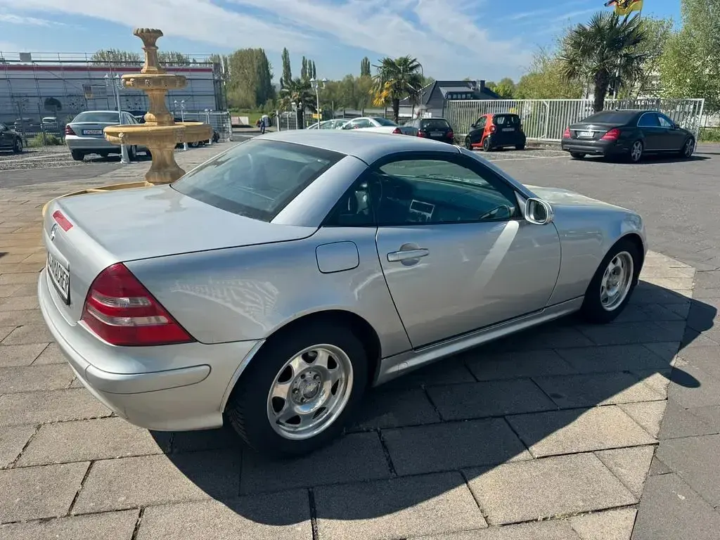 Second-hand Mercedes SLK200 163 CP (119 kW) 2000 Argintiu Cabrio