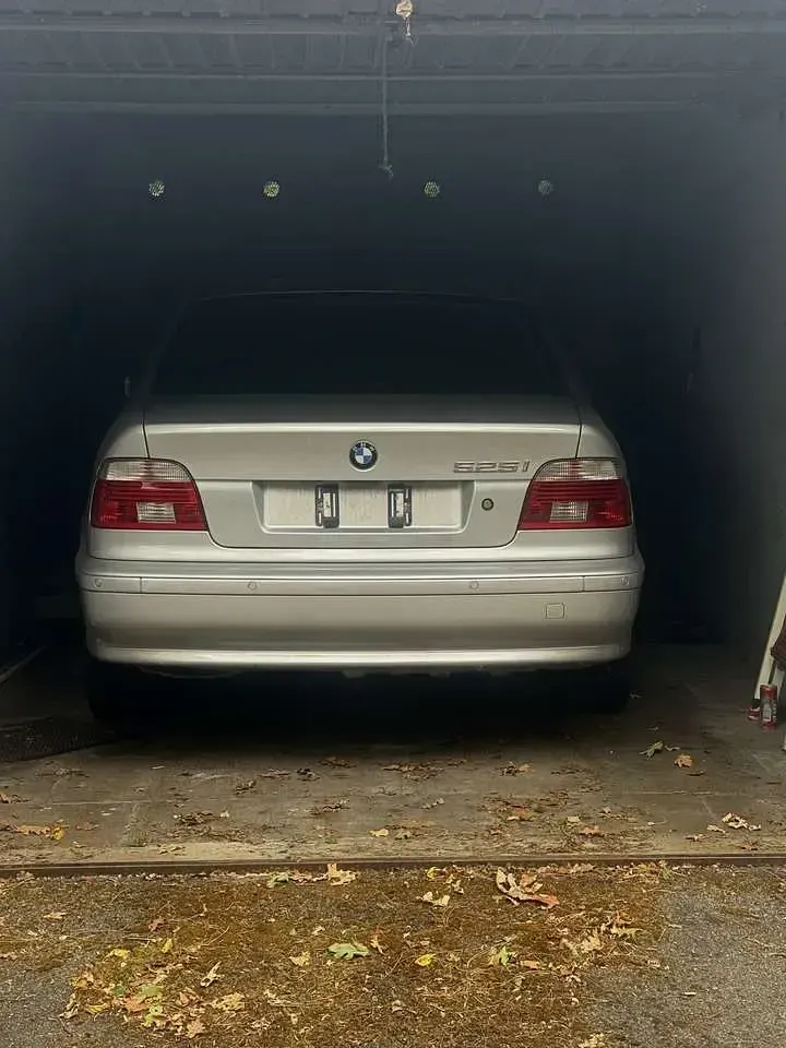 Gebraucht BMW 525 192 PS (141 kW) 2002 Silber Limousine
